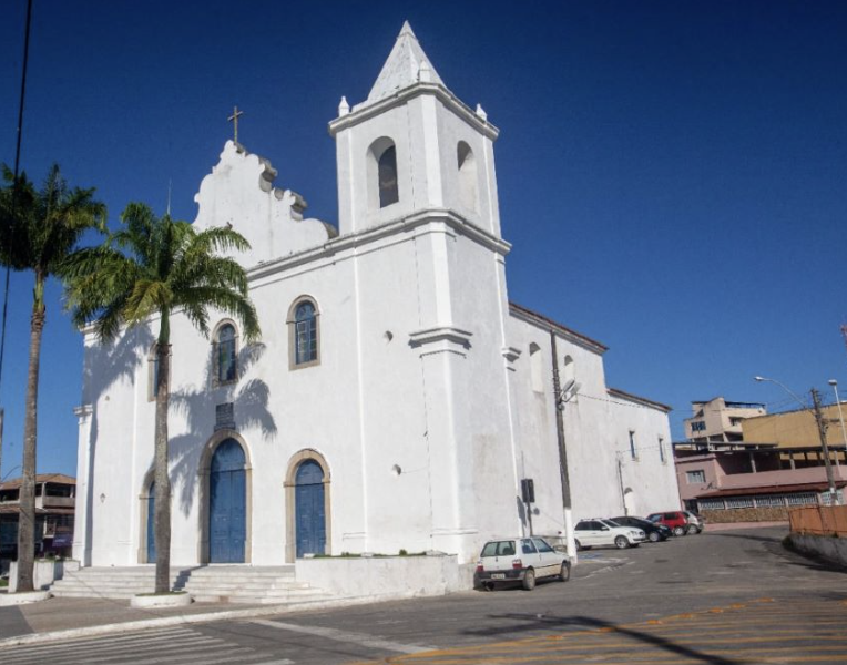 Igreja Nossa Senhora do Amparo em Itapemirim ES — principal marco histórico da cidade