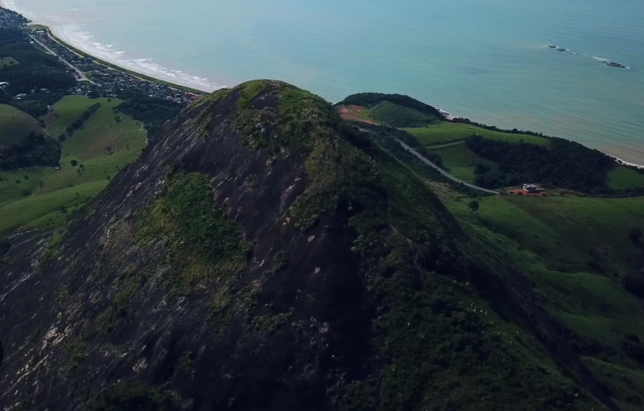 Monte Agha em Itapemirim ES — O Monte de Ver Deus com 300 metros de altitude