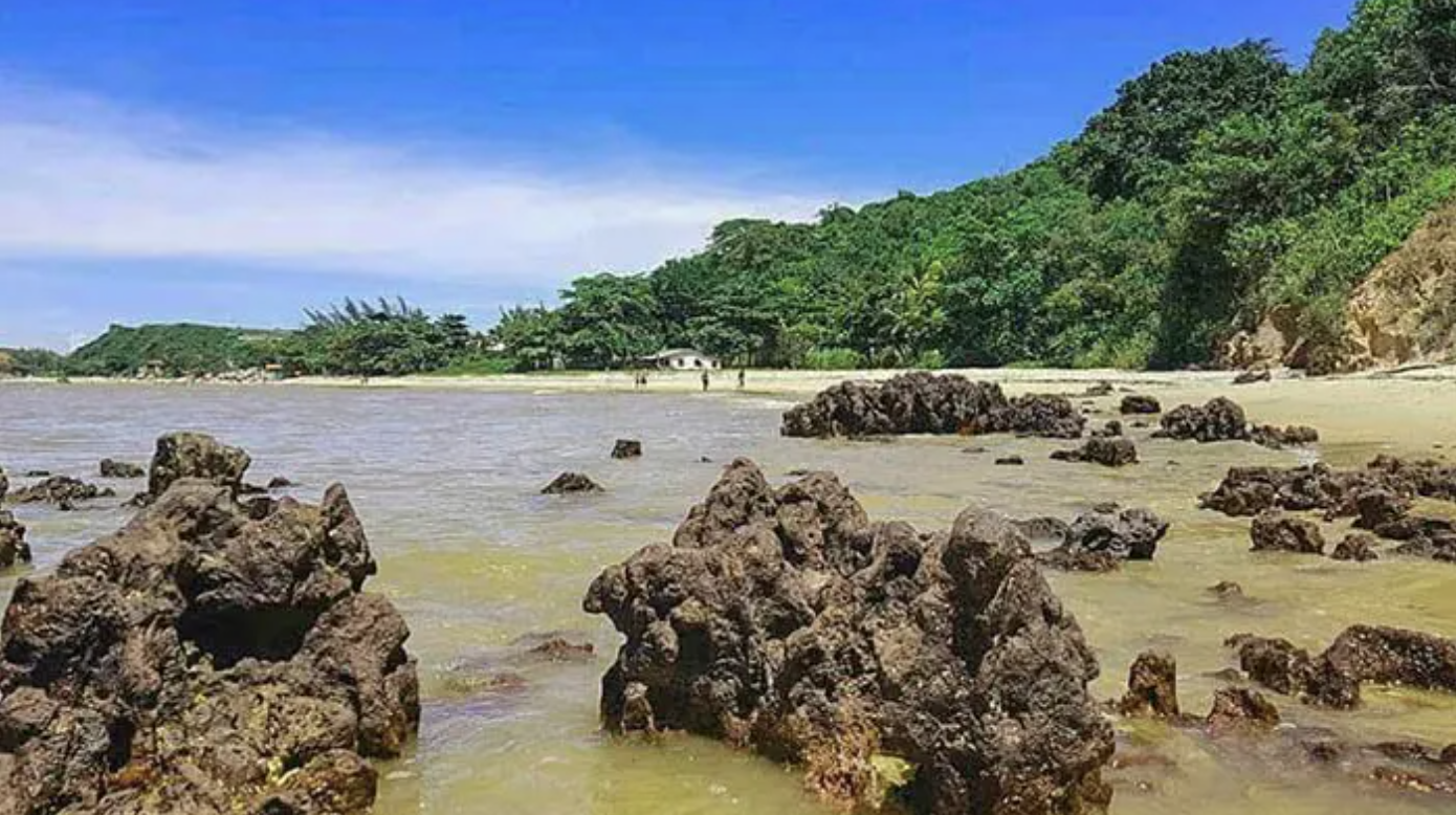 Praia dos Cações em Marataízes — ambiente tranquilo e autêntico no litoral sul do ES
